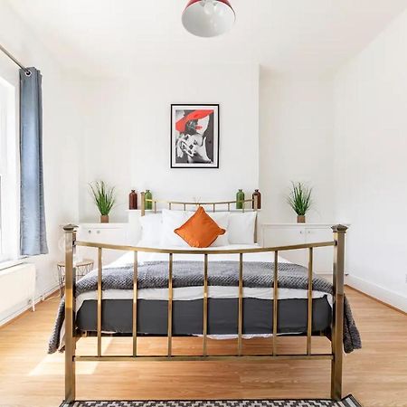 Large, Bright And Spacious 3 Bed Flat In Londra Esterno foto