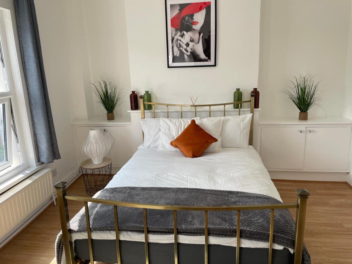 Large, Bright And Spacious 3 Bed Flat In Londra Esterno foto
