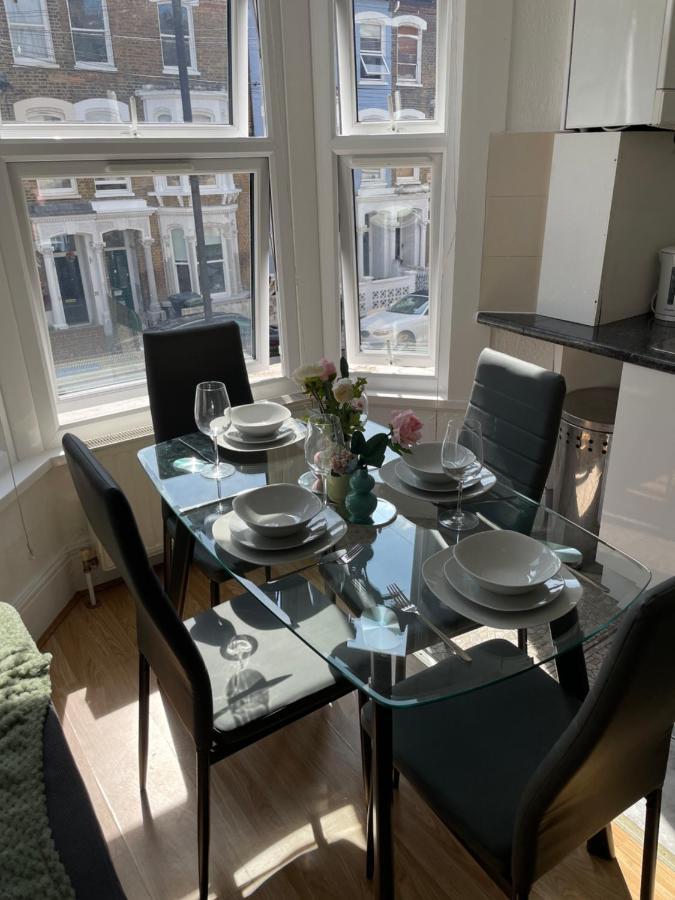Large, Bright And Spacious 3 Bed Flat In Londra Esterno foto