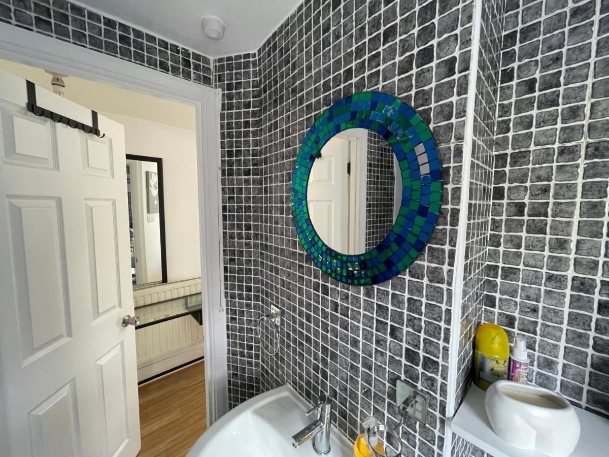 Large, Bright And Spacious 3 Bed Flat In Londra Esterno foto