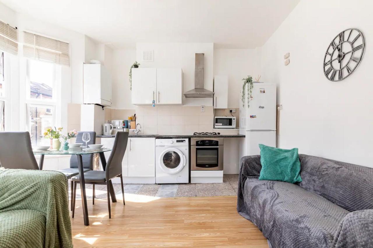 Large, Bright And Spacious 3 Bed Flat In Londra Esterno foto