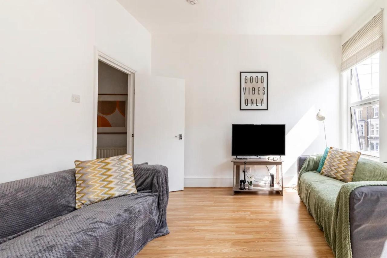Large, Bright And Spacious 3 Bed Flat In Londra Esterno foto