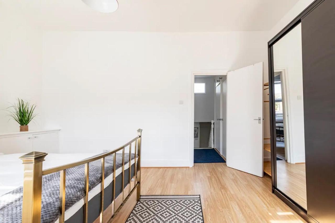 Large, Bright And Spacious 3 Bed Flat In Londra Esterno foto