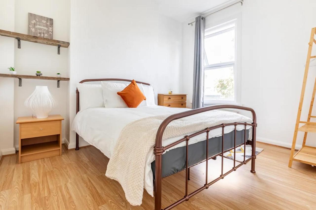 Large, Bright And Spacious 3 Bed Flat In Londra Esterno foto